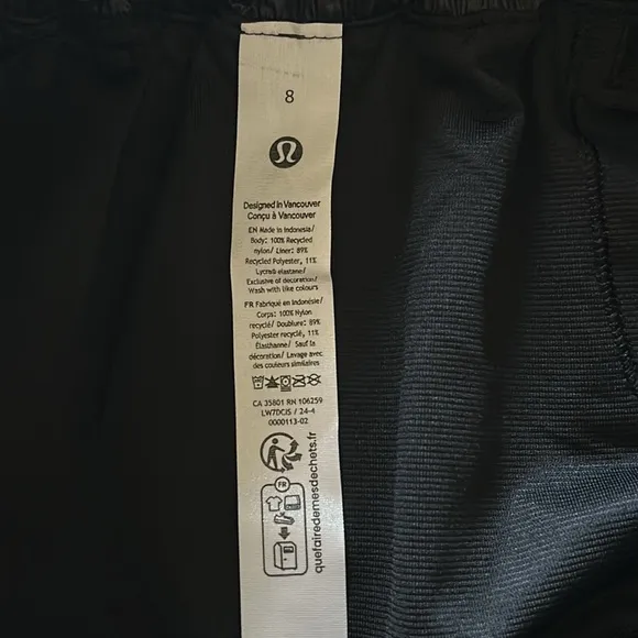 🆕 LULULEMON Hotty Hot High-Rise Lined Short 4&quot;Matte Sheen NWT Black Size 8