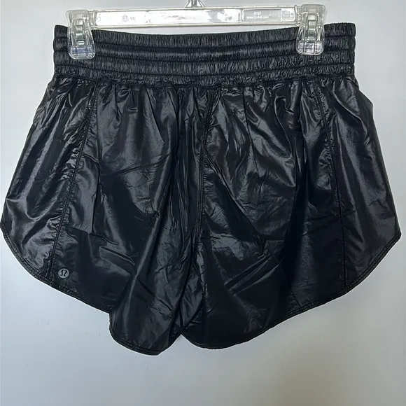 🆕 LULULEMON Hotty Hot High-Rise Lined Short 4&quot;Matte Sheen NWT Black Size 8
