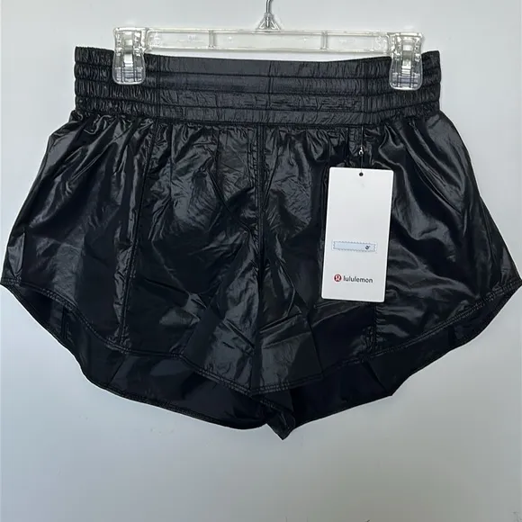 🆕 LULULEMON Hotty Hot High-Rise Lined Short 4&quot;Matte Sheen NWT Black Size 8