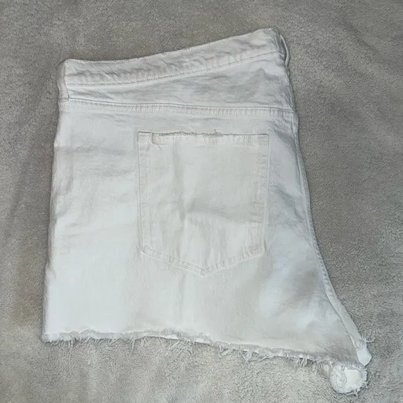 Abercrombie &amp; Fitch plus size mom shorts high rise size 37/24 NWT