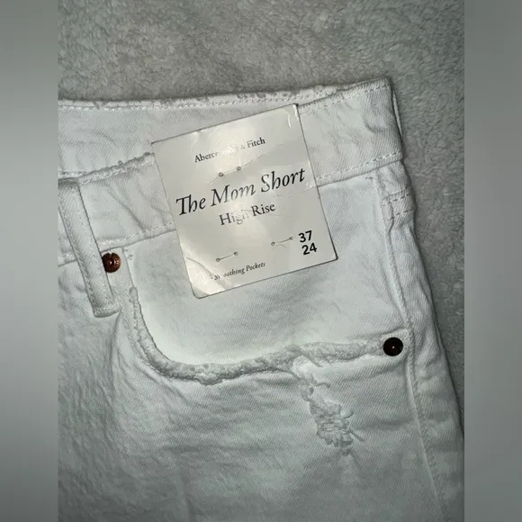 Abercrombie &amp; Fitch plus size mom shorts high rise size 37/24 NWT