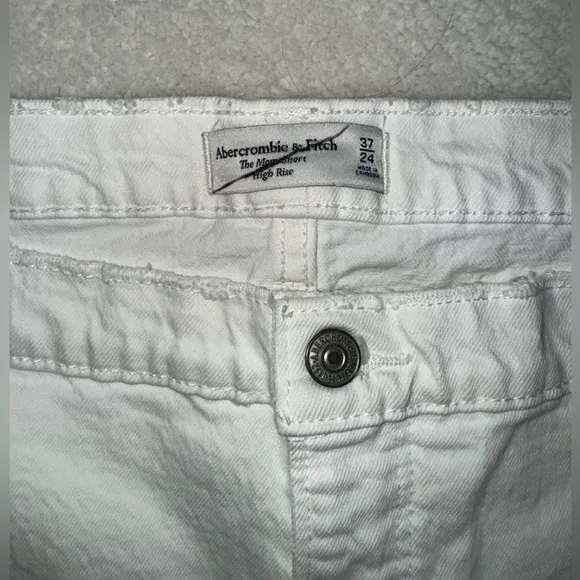Abercrombie &amp; Fitch plus size mom shorts high rise size 37/24 NWT
