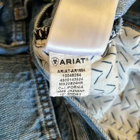 Ariat Women’s Jasmine Ultra High Rise Shorts Distressed. NWT
