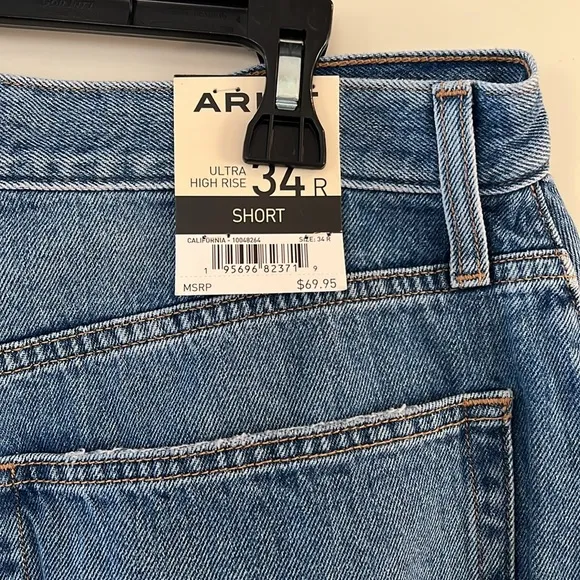 Ariat Women’s Jasmine Ultra High Rise Shorts Distressed. NWT