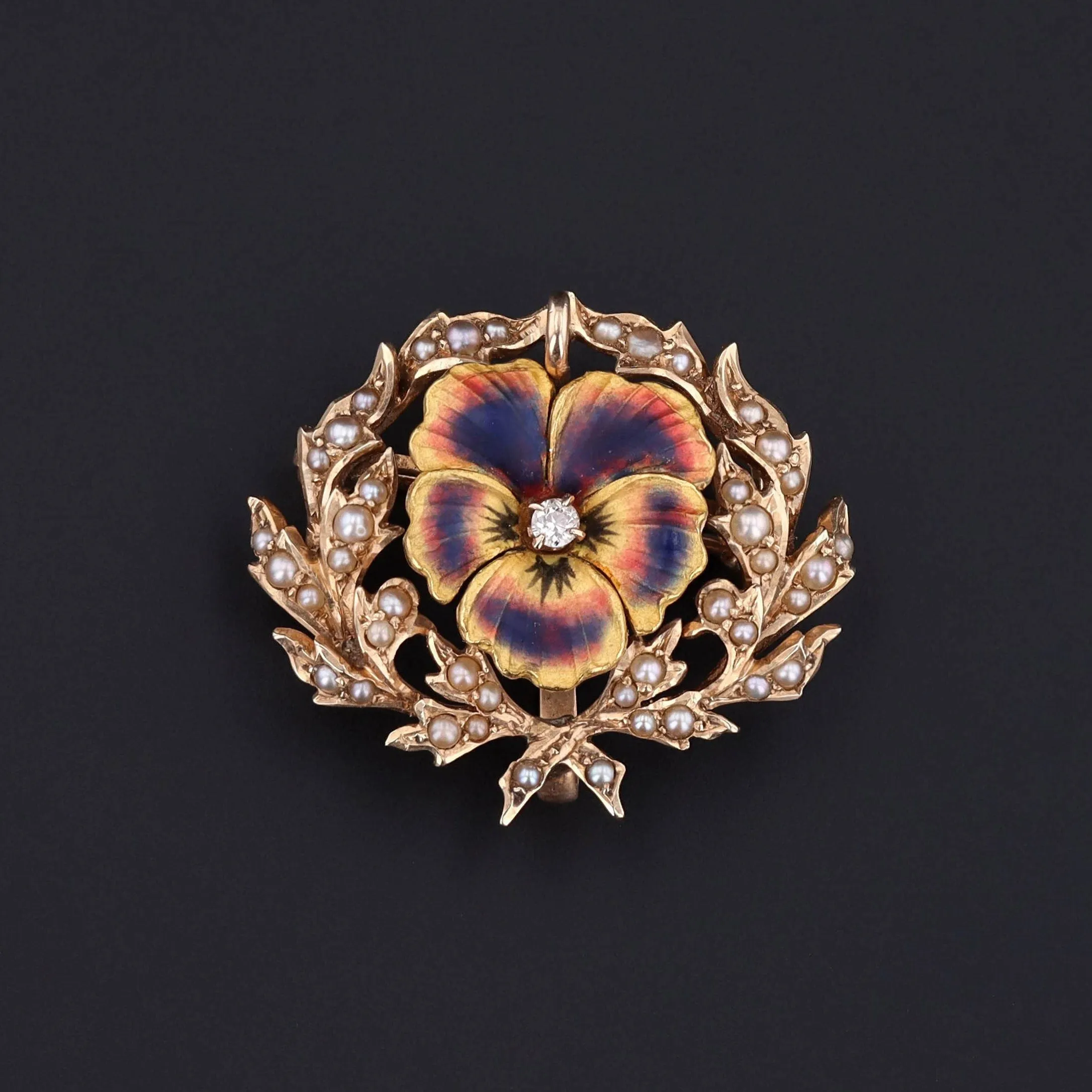 Art Nouveau Pansy Brooch of 14k Gold