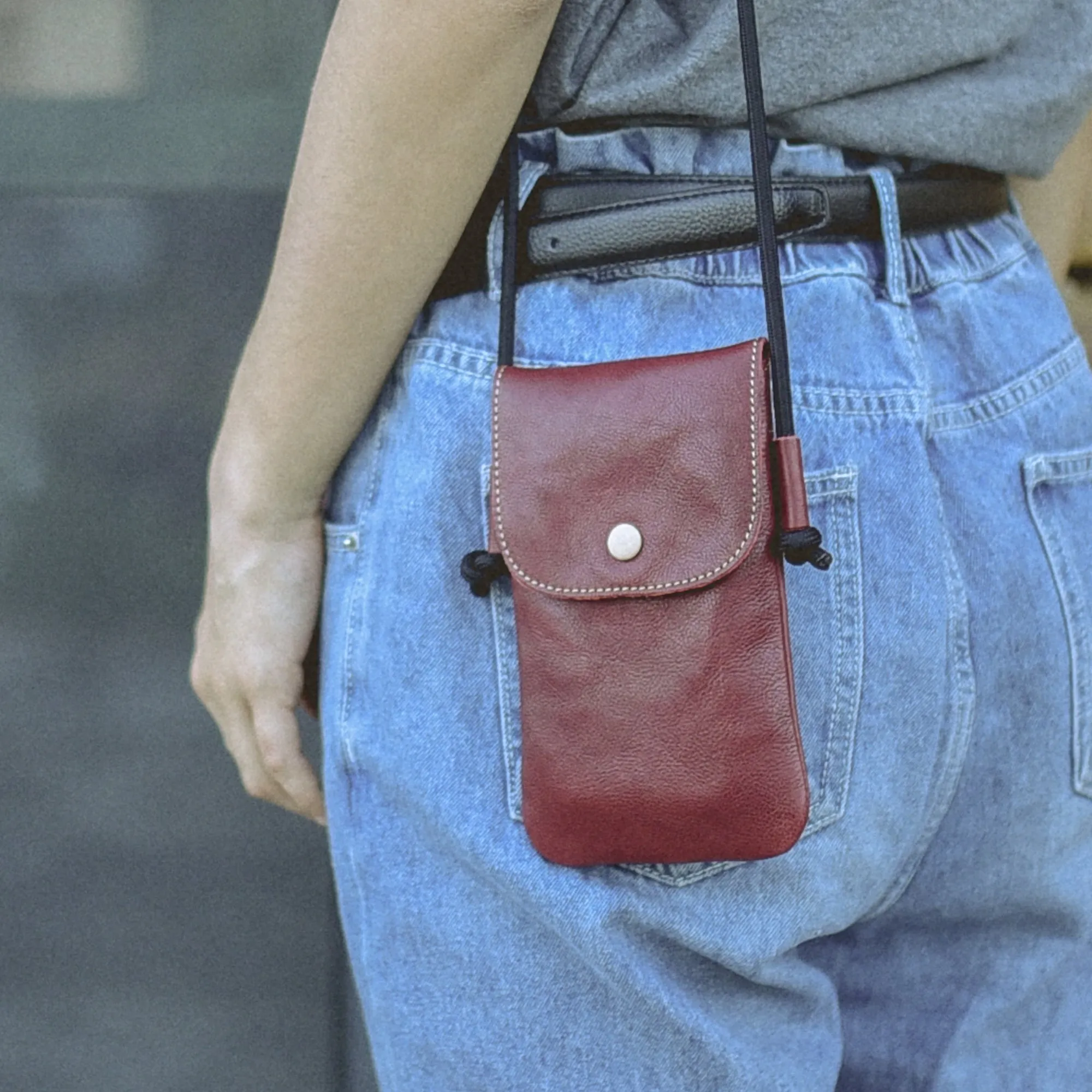 ASHBURY Crossbody Bag