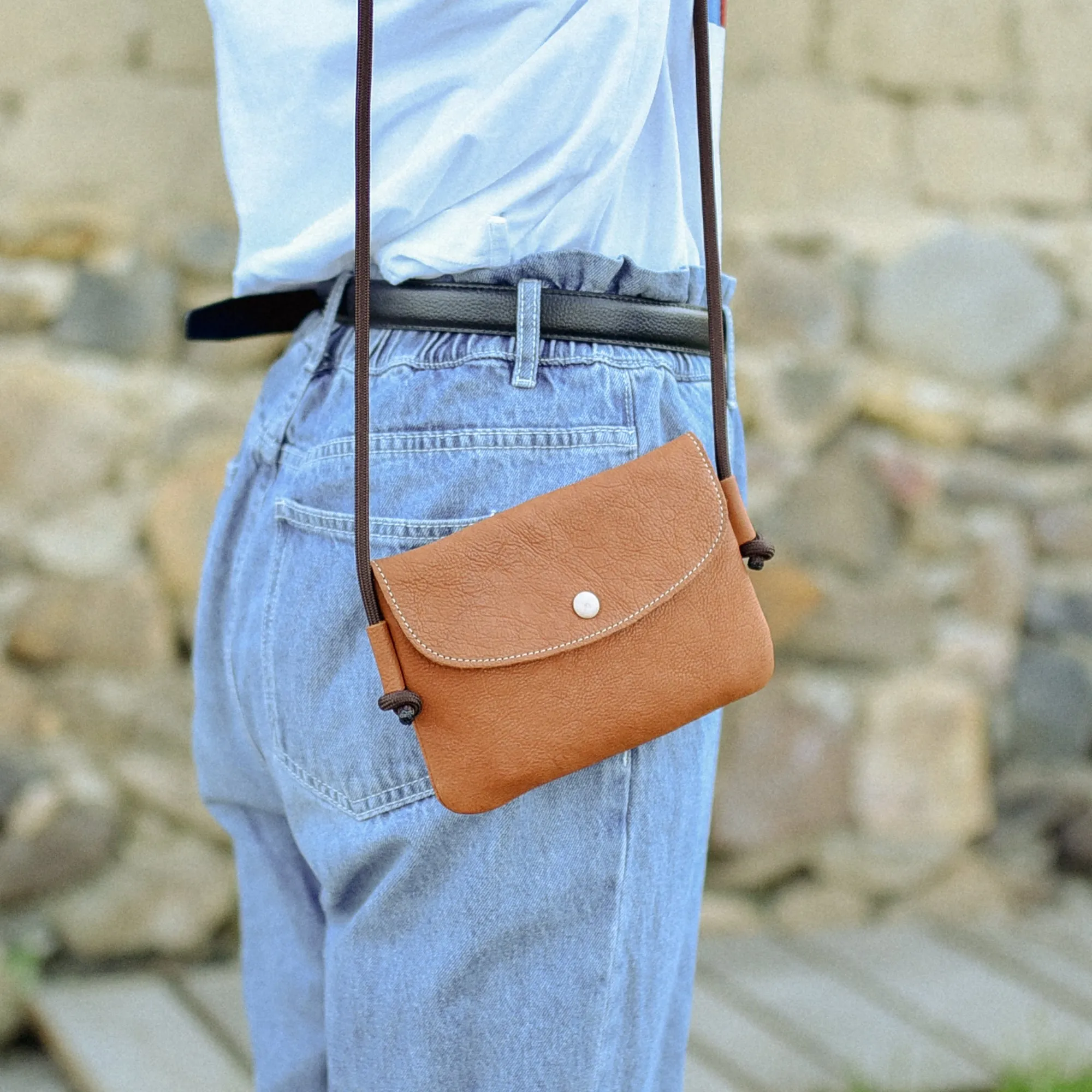ASHBURY Crossbody Bag