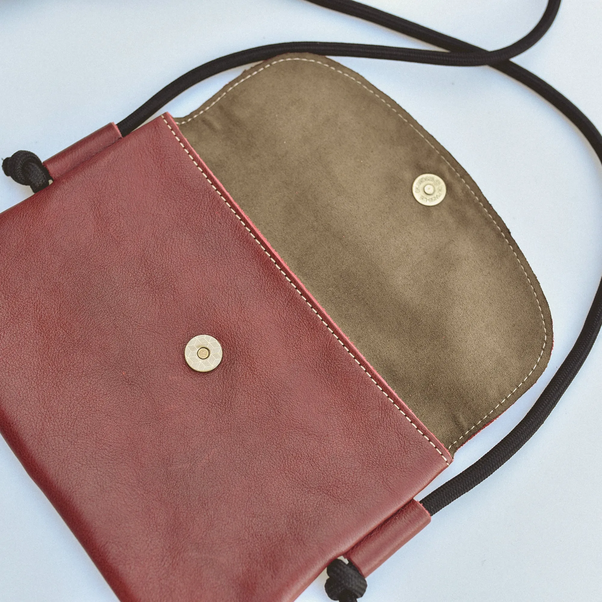 ASHBURY Crossbody Bag