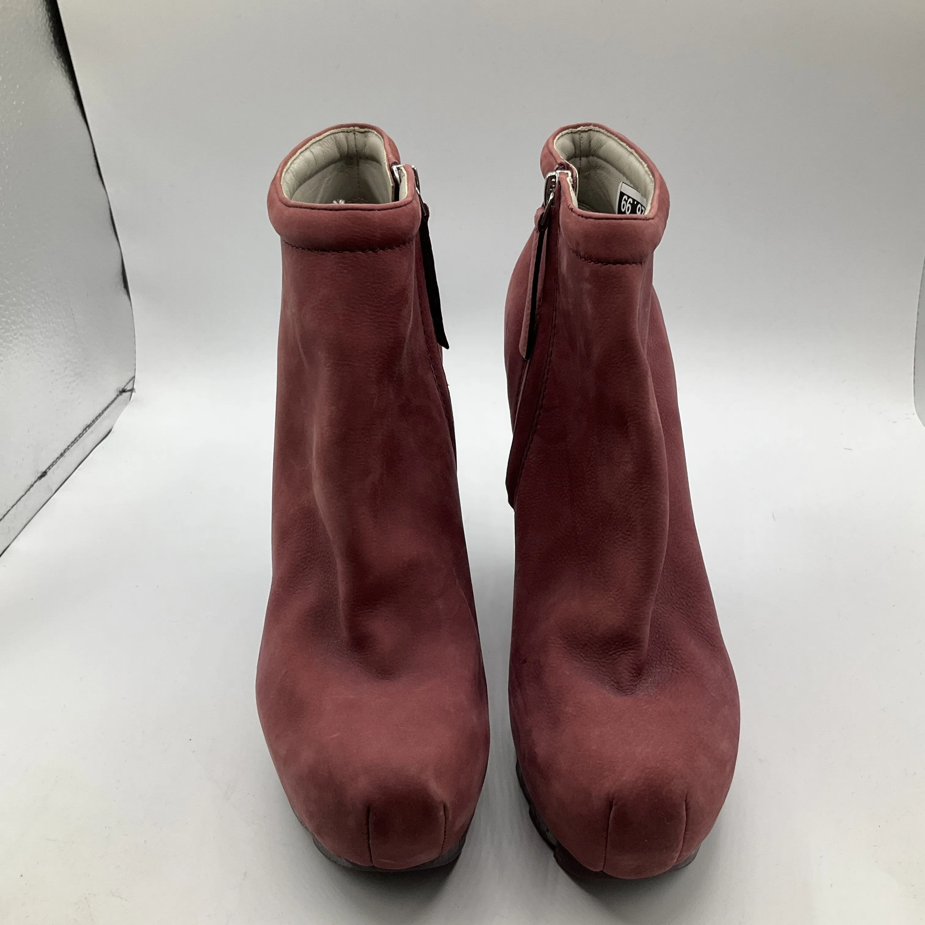 Boots Ankle Heels By Cma  Size: 9.5