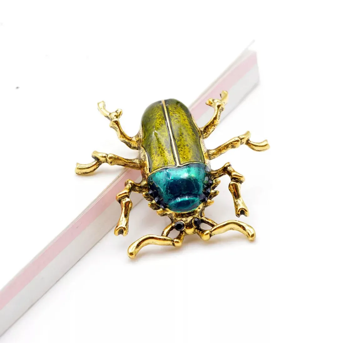 Bug Brooch "Lester"
