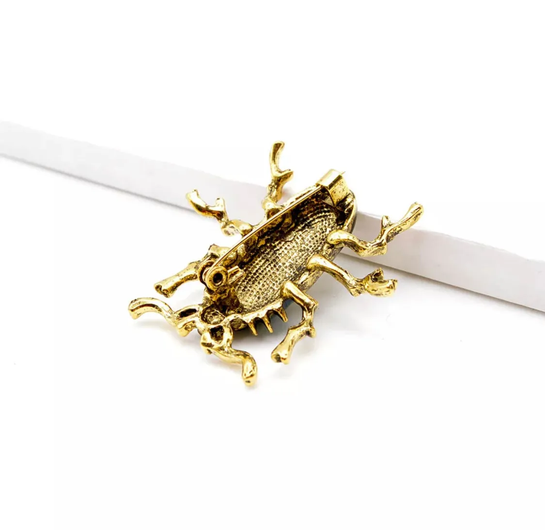 Bug Brooch "Lester"