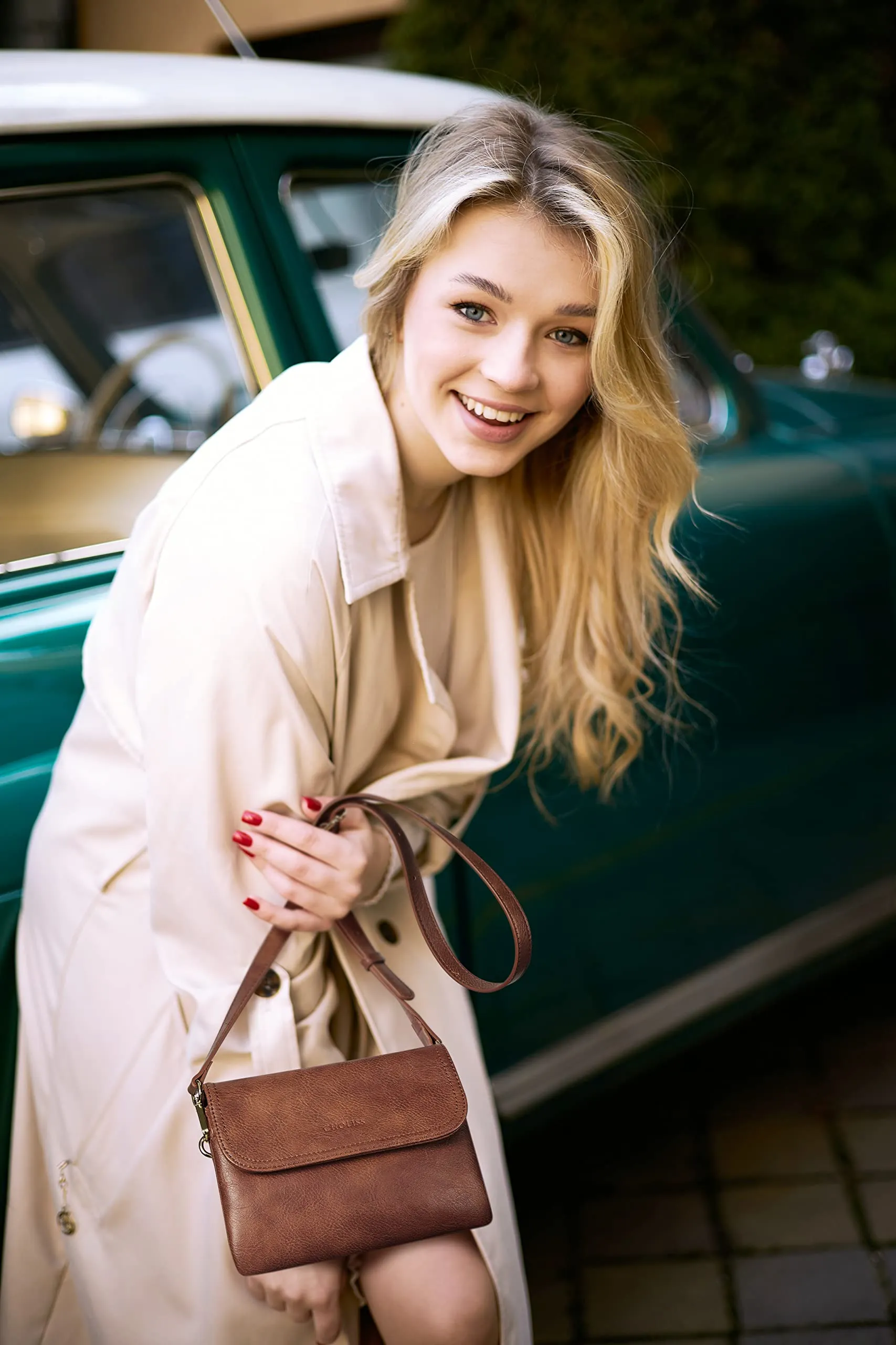 CHOLISS Small Crossbody Bags for Women, Vegan Leather Cell Phone Purse, Mini Travel Purse with Adjustable Strap