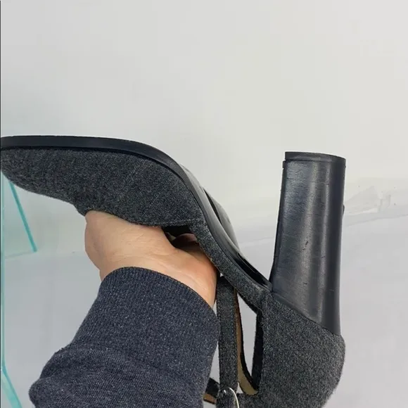 Enrico Antinori Sz 38 Gray Wool and Leather Pumps