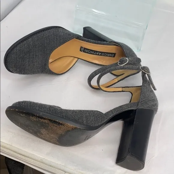 Enrico Antinori Sz 38 Gray Wool and Leather Pumps