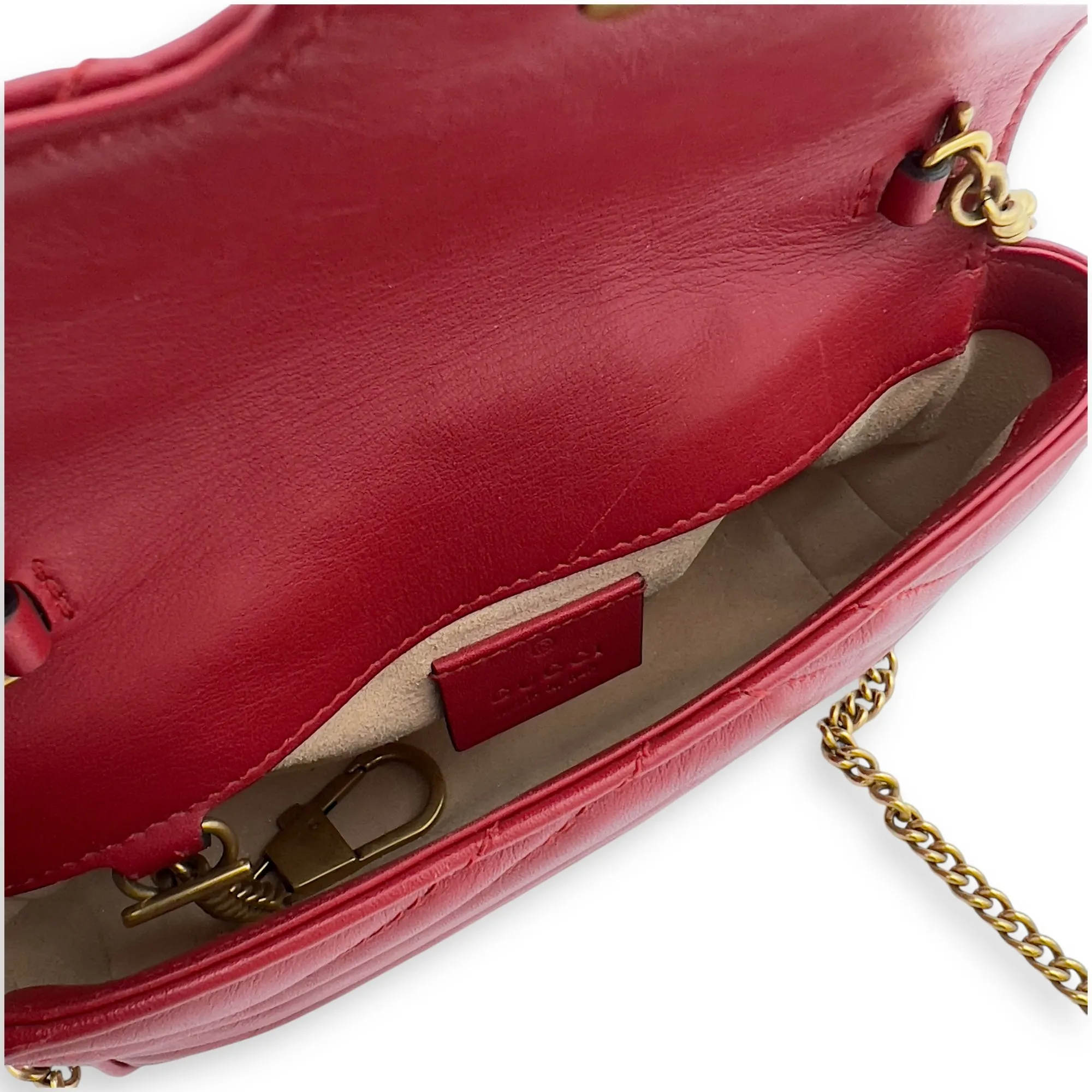 GG Marmont Super Mini Red Crossbody Bag in Calfskin, Gold hardware
