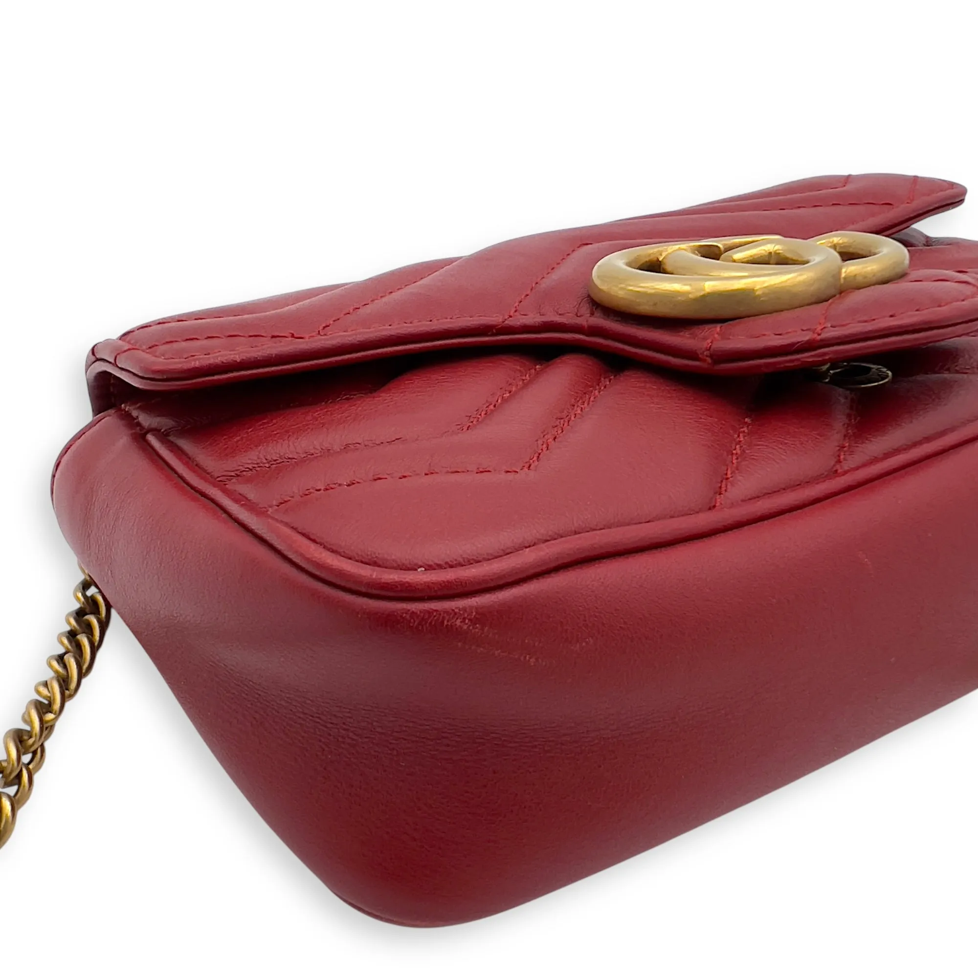 GG Marmont Super Mini Red Crossbody Bag in Calfskin, Gold hardware