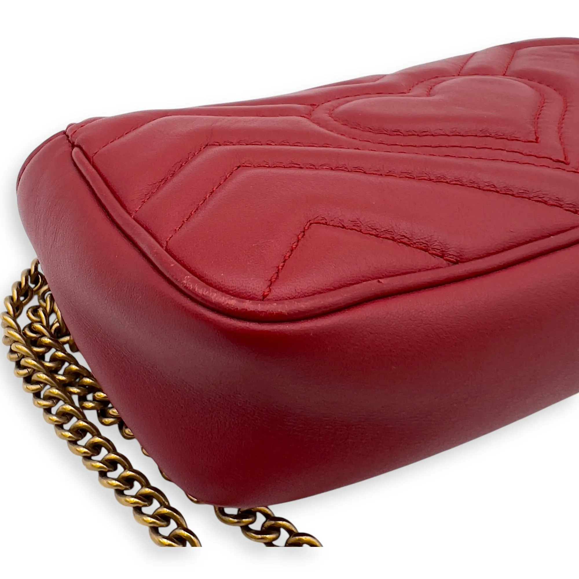 GG Marmont Super Mini Red Crossbody Bag in Calfskin, Gold hardware