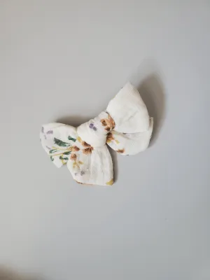 HAIR CLIP  MANY COLOURS AVAILABLE 😍