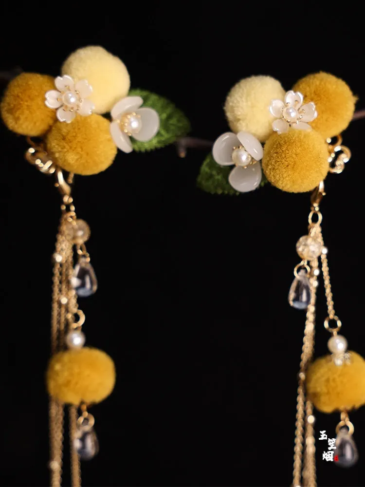 Hair Clips: Bright Snow