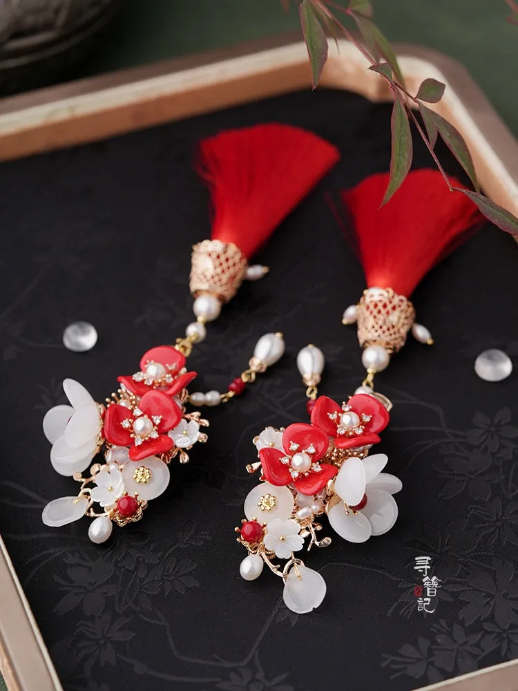 Hair Clips: Red Lady