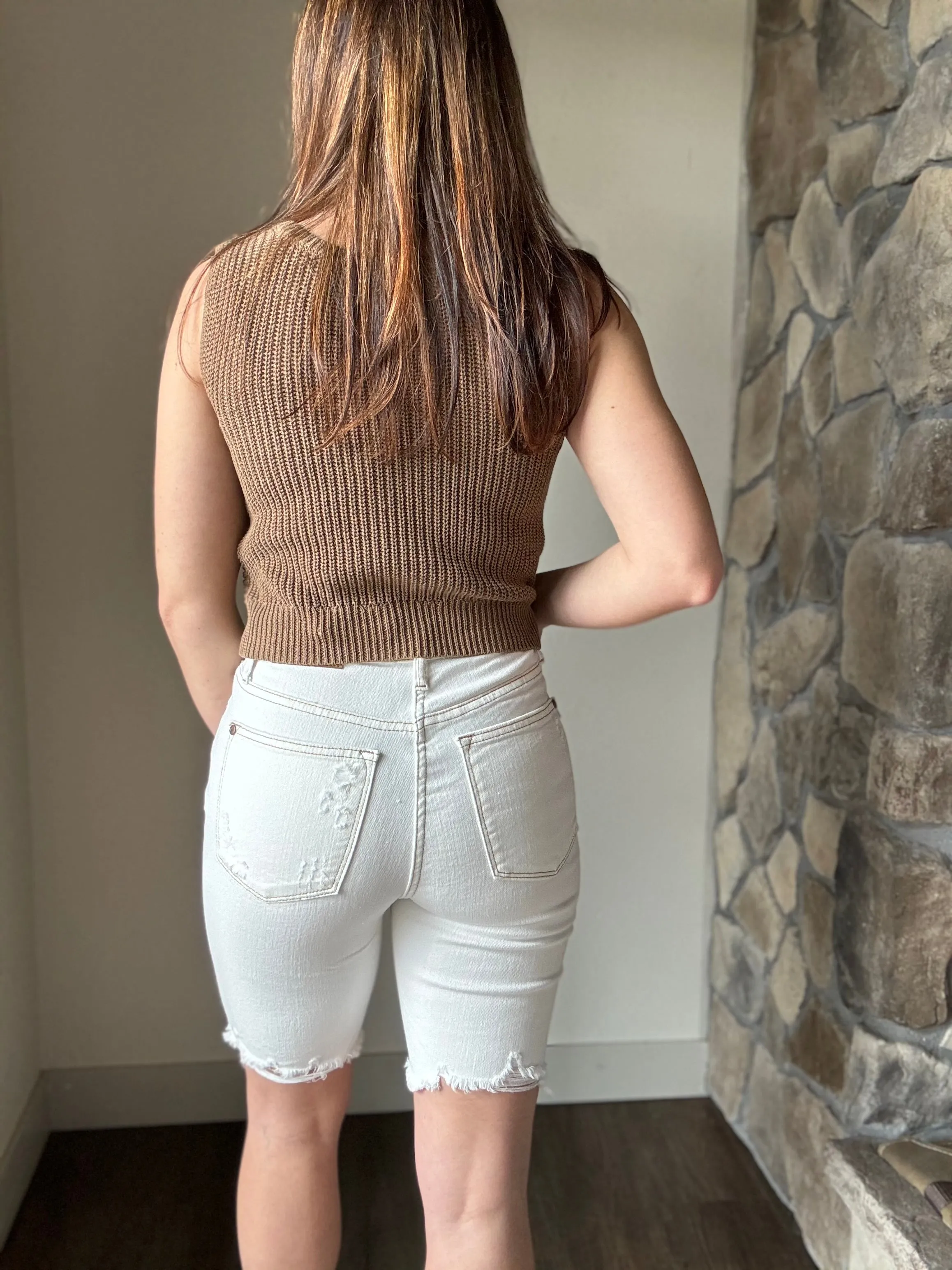 judy blue ecru bermuda shorts with khaki stitching