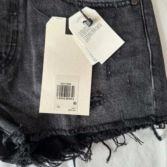 Levi's 501 Shorts in Trashed Black Size 26