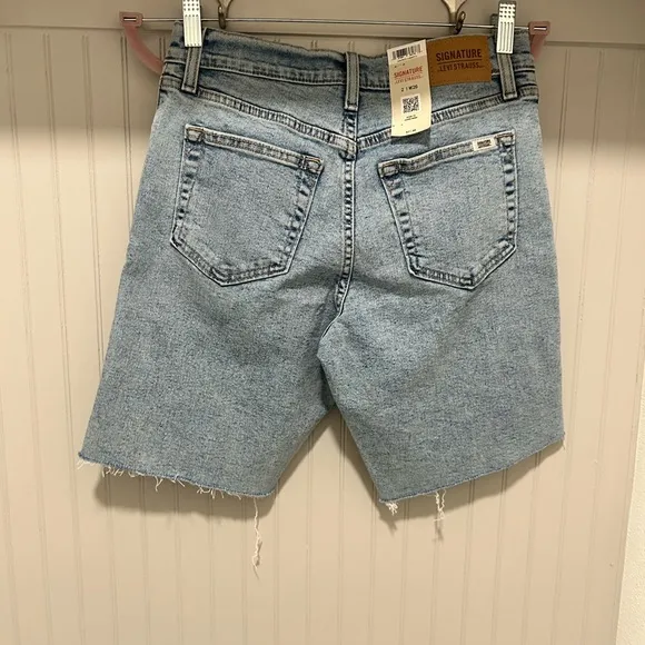 LEVIS BERMUDA JEAN SHORTS 2