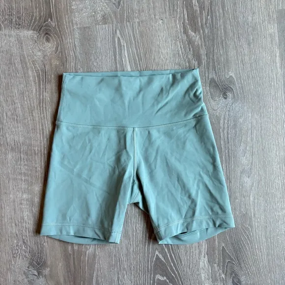 Lululemon Wunder Train High-Rise Shorts