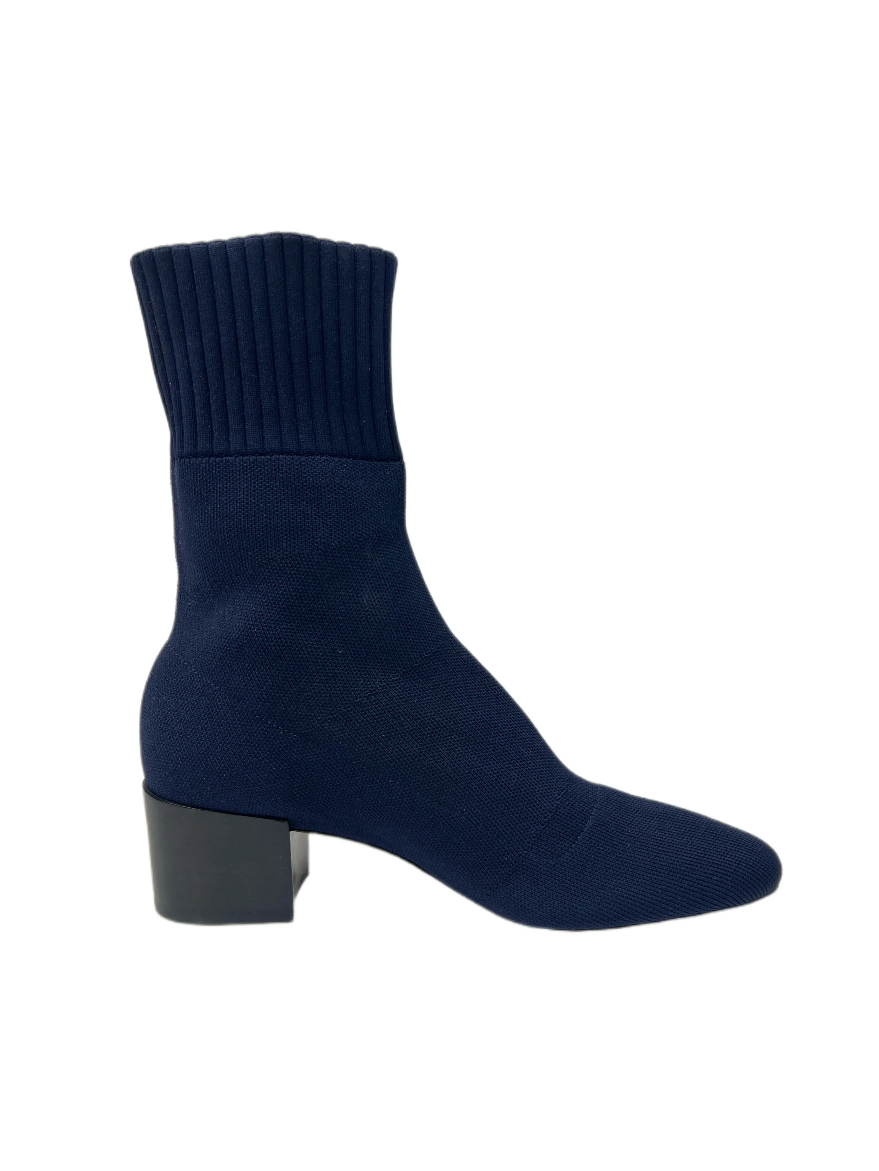 Max Mara Women's Navy Eresia Block Heel Ankle Boots Size 7 NWT