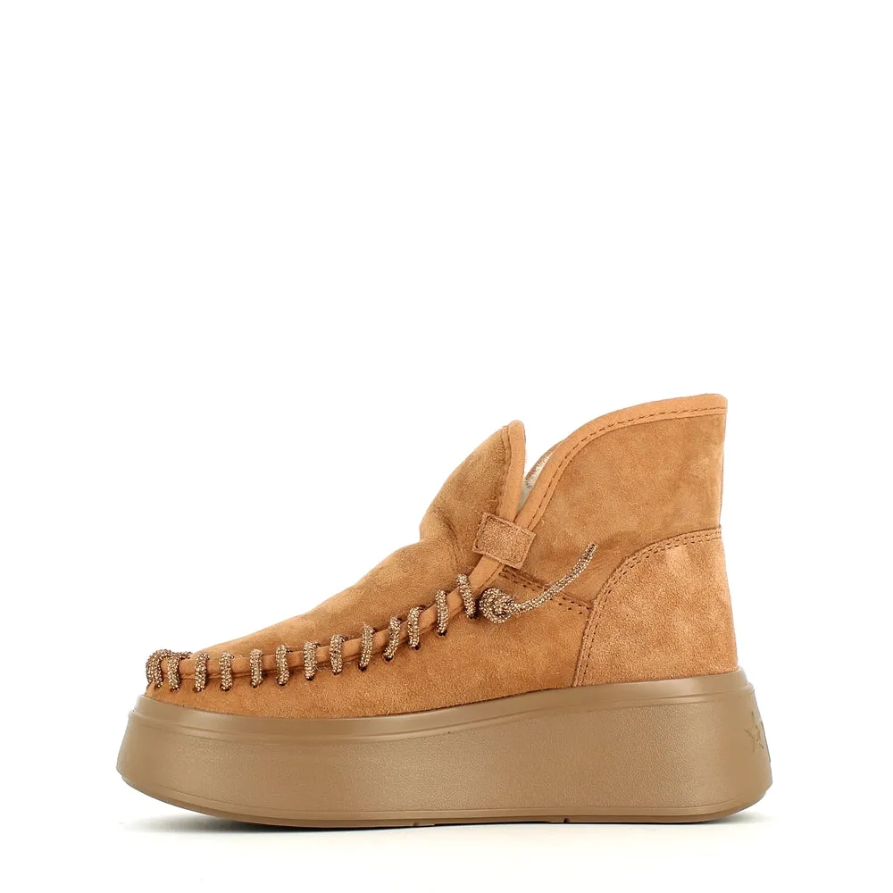 Nan-Ku Couture Chain Camel Boot