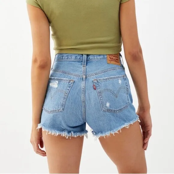 NEW Levi’s 501 High Rise Distressed Shorts