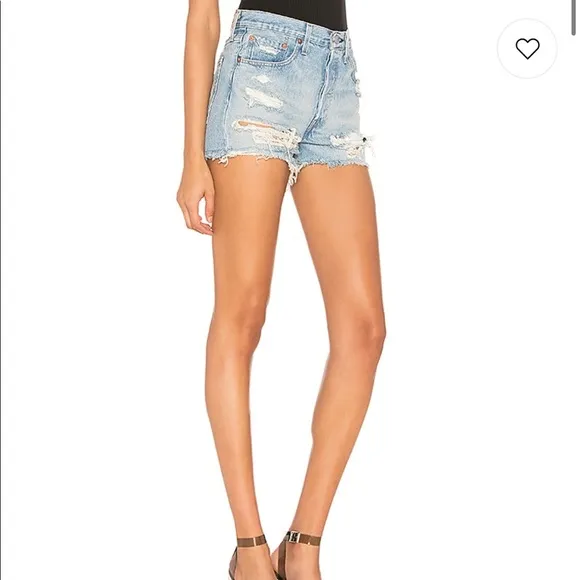NWT Levi’s 501 High Rise Shorts in Fault Lines Size 25