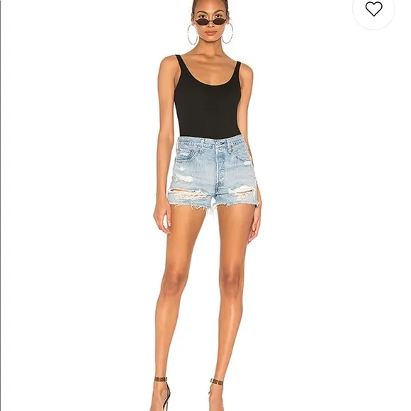 NWT Levi’s 501 High Rise Shorts in Fault Lines Size 25