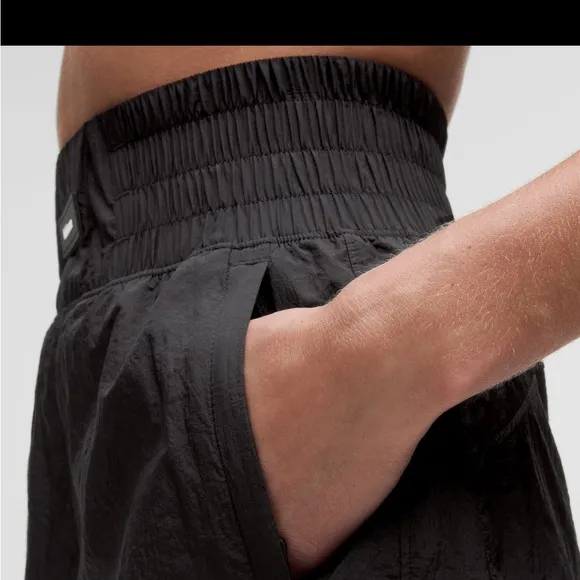 NWT lululemon lightweight super high rise shorts 4” black size 8