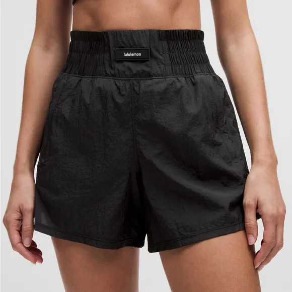 NWT lululemon lightweight super high rise shorts 4” black size 8