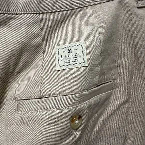 NWT Ralph Lauren women's basic Khaki size 18W slash pocket shorts w/zipper