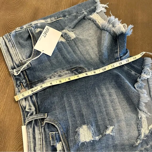 NWT Vervet Distressed High Rise Shorts Size Large Frayed Bottom