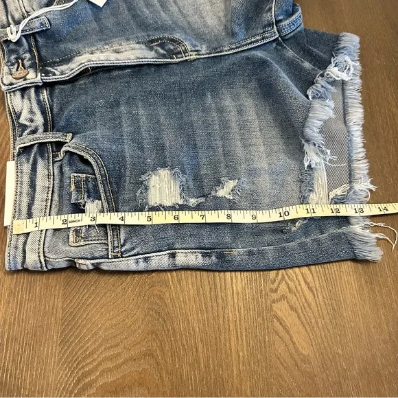 NWT Vervet Distressed High Rise Shorts Size Large Frayed Bottom
