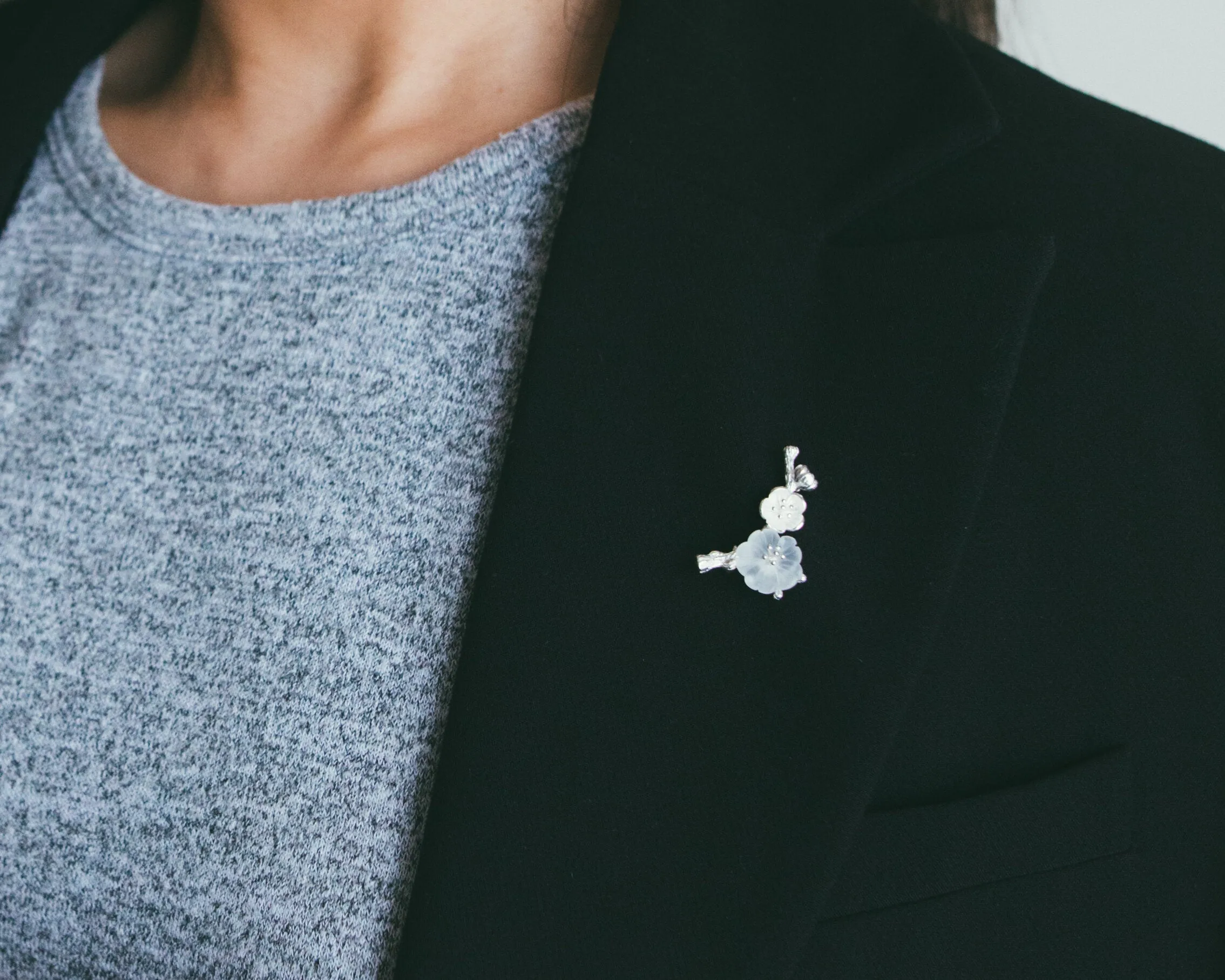 "Haru" crystal floral brooch