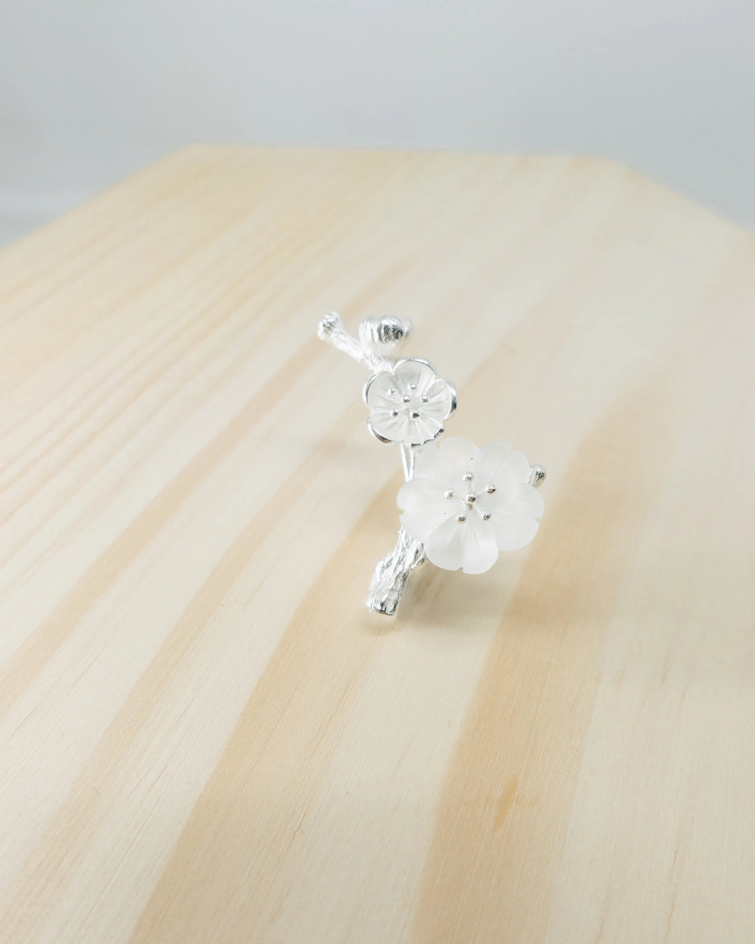 "Haru" crystal floral brooch