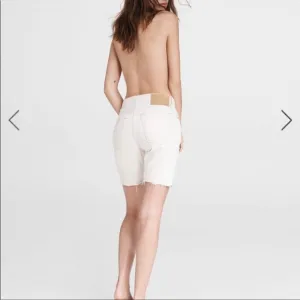 Rag &amp; bone Maya High Rise Walking Bermuda shorts White Raw Hem Size 25