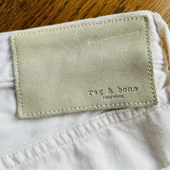 Rag &amp; bone Maya High Rise Walking Bermuda shorts White Raw Hem Size 25