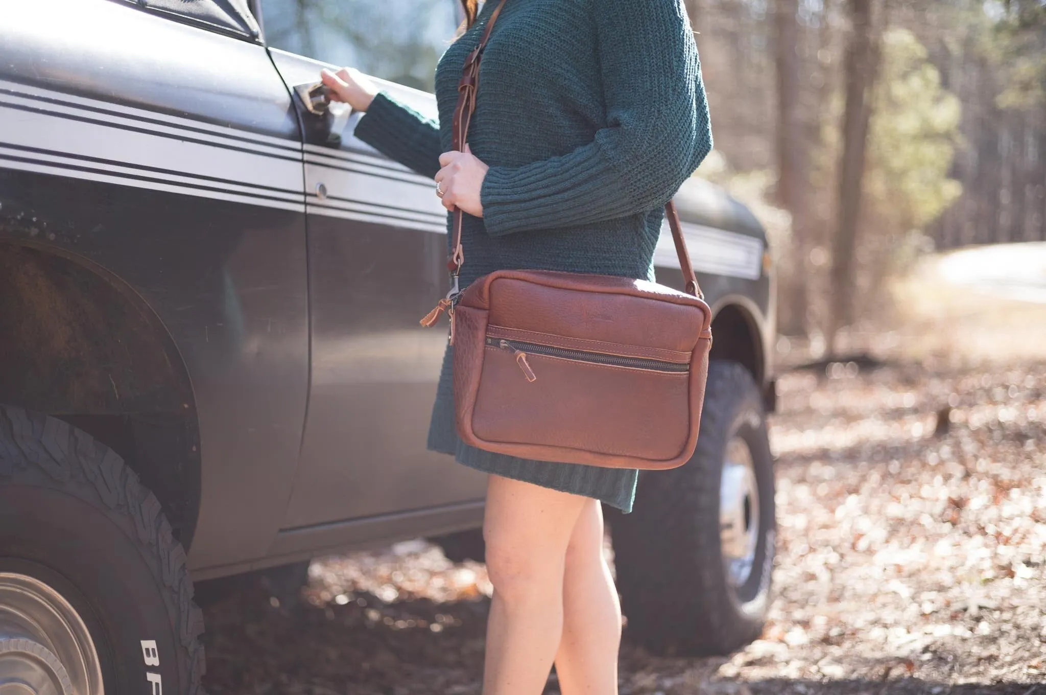 SARAH LEATHER CROSSBODY - LARGE - COBALT BISON