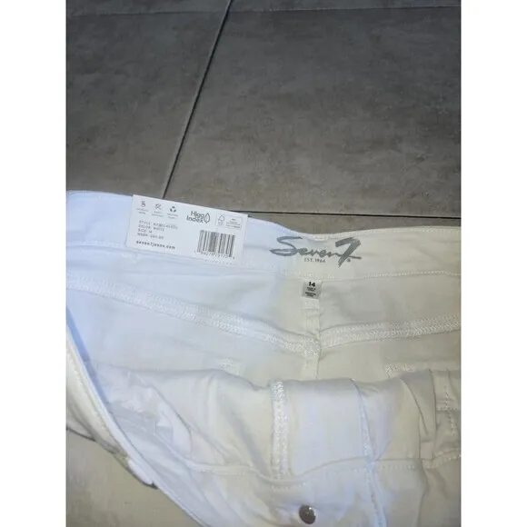 Seven7 Women's 5&quot; Fray Hem‎ Mid Rise  White Denim Weekend Shorts Size 14