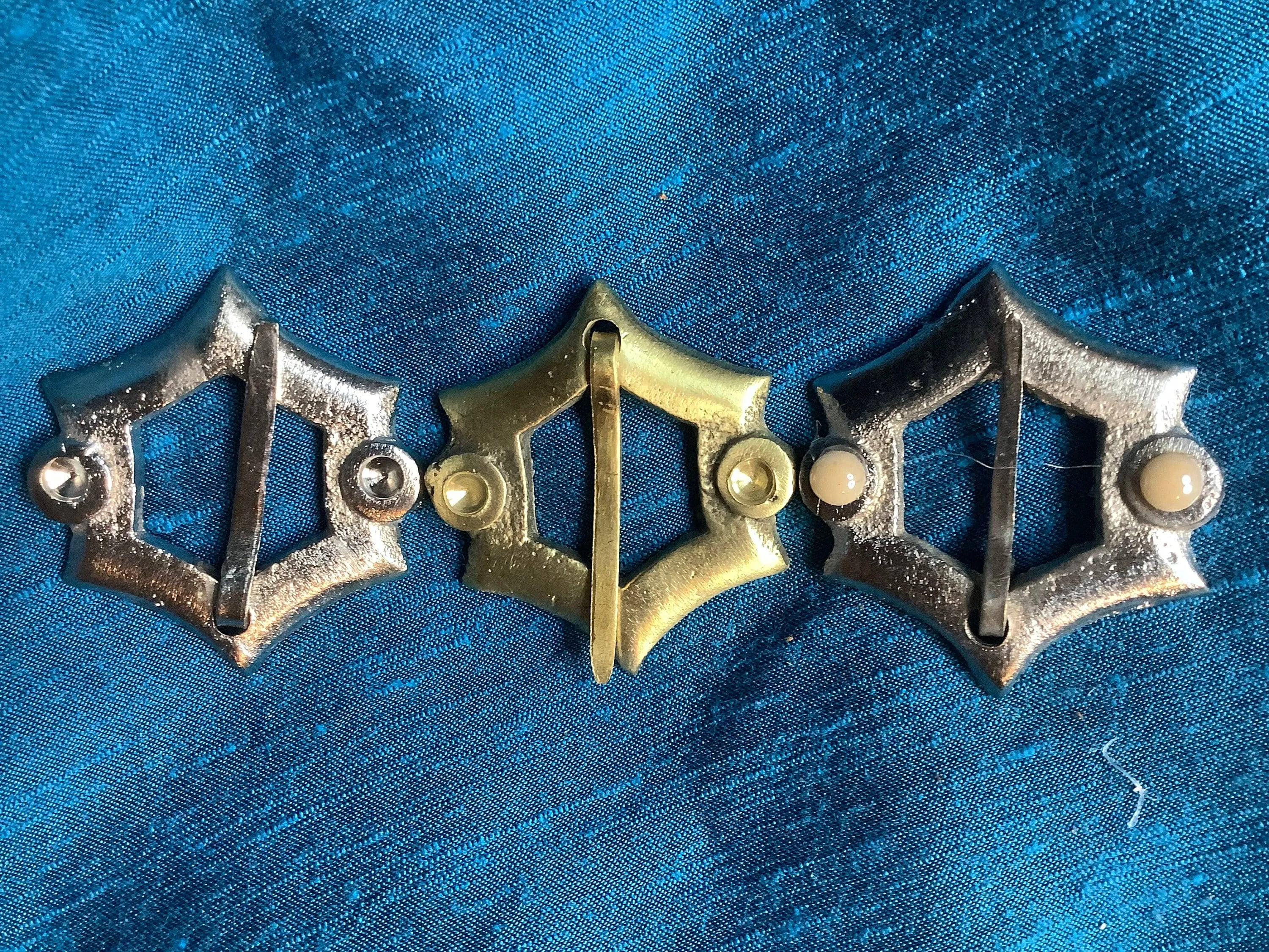 Silver-tone Sexfoil Medieval Brooch