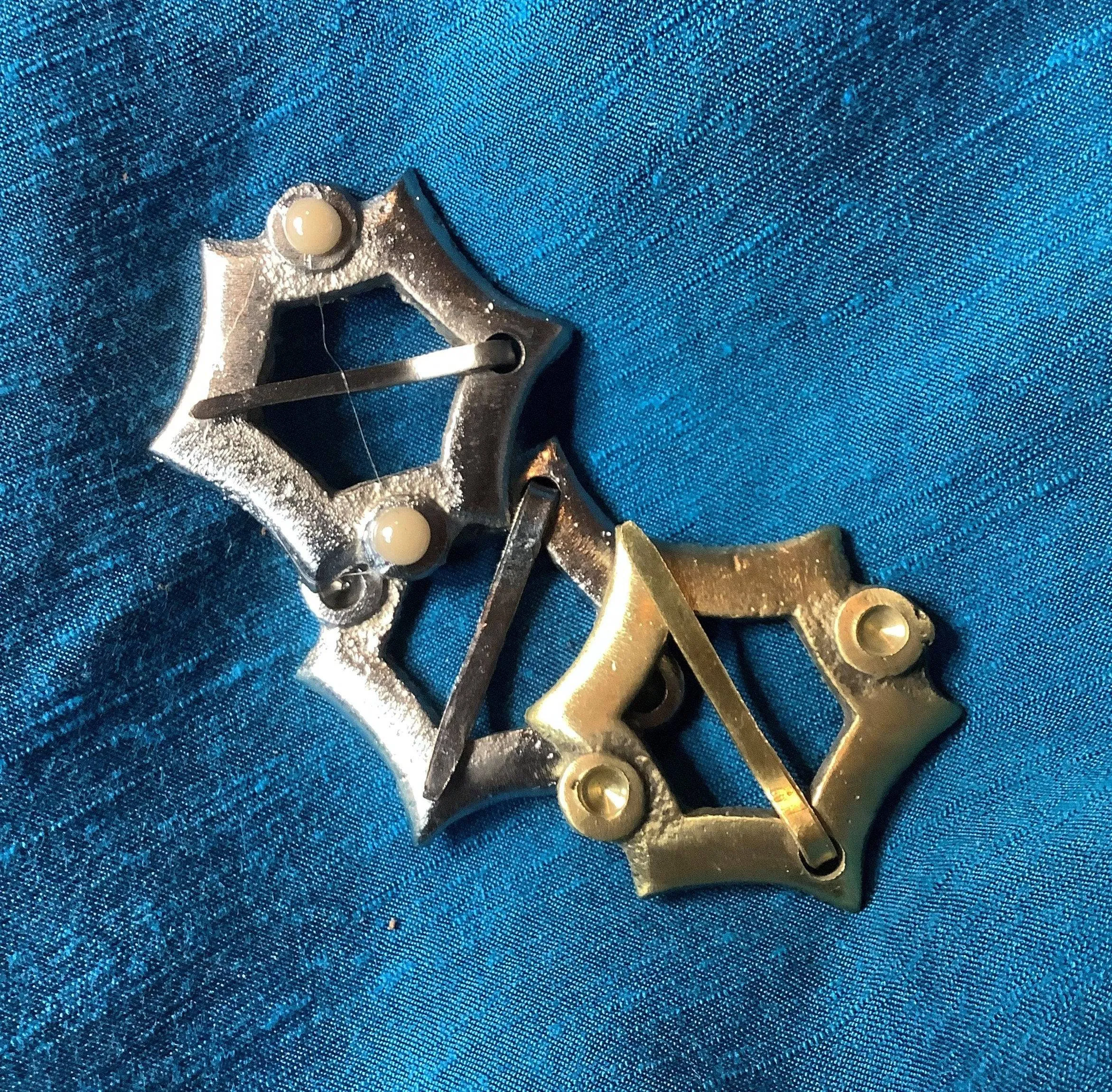 Silver-tone Sexfoil Medieval Brooch
