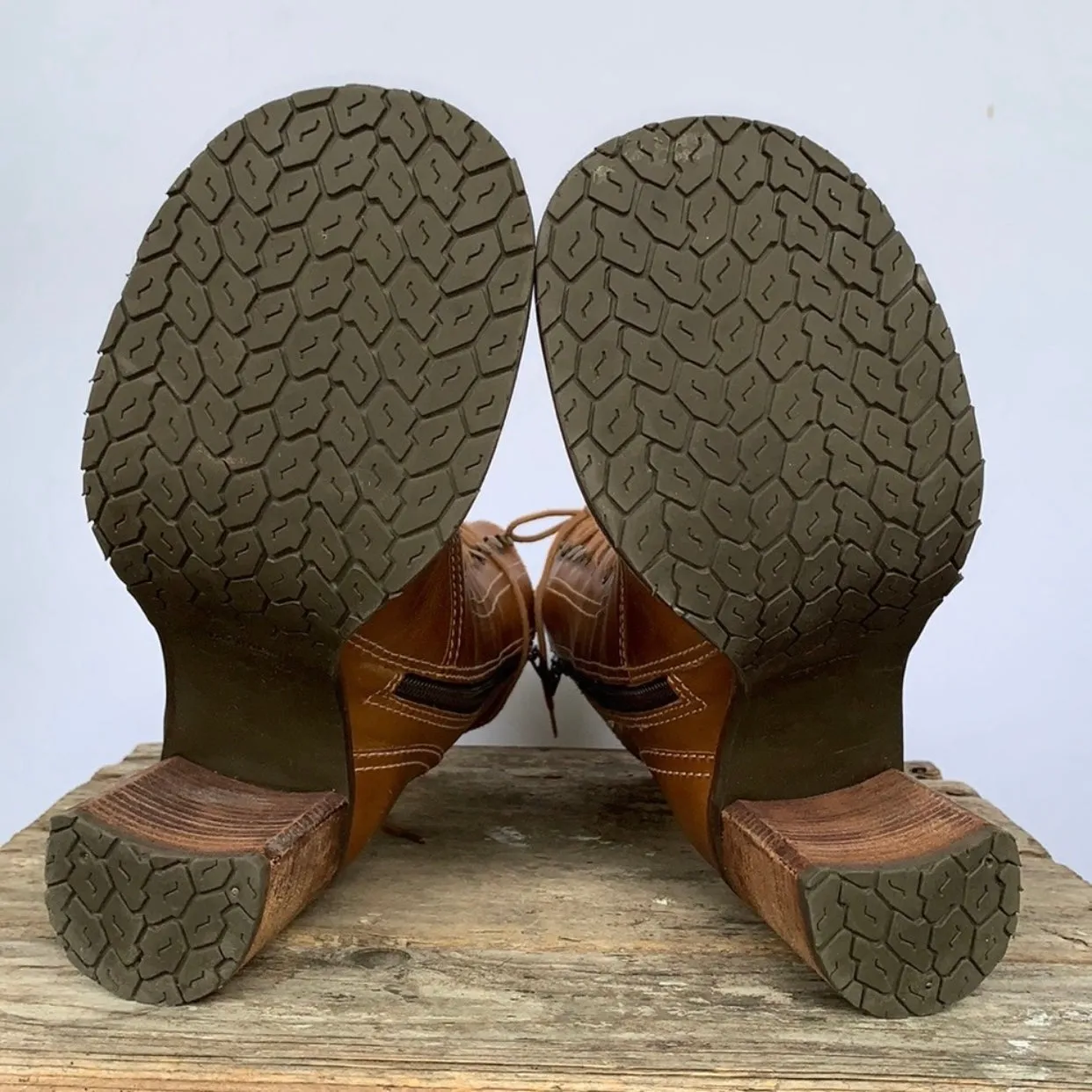 SKECHERS Vintage Y2K Lace Up Zippered Platform Chunky Heel Brown Ankle Boots