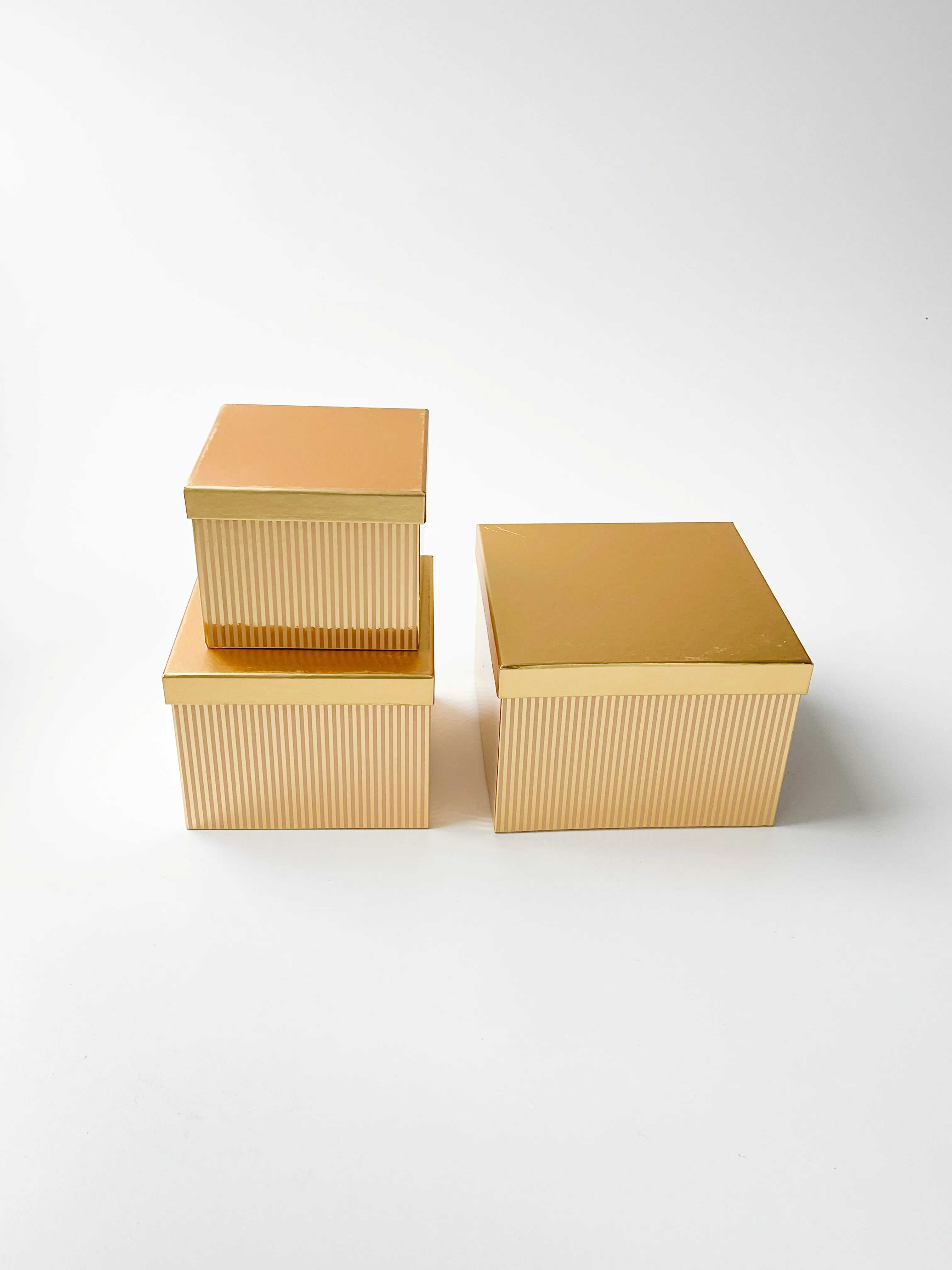 Square Flower Box With Vertical Lines