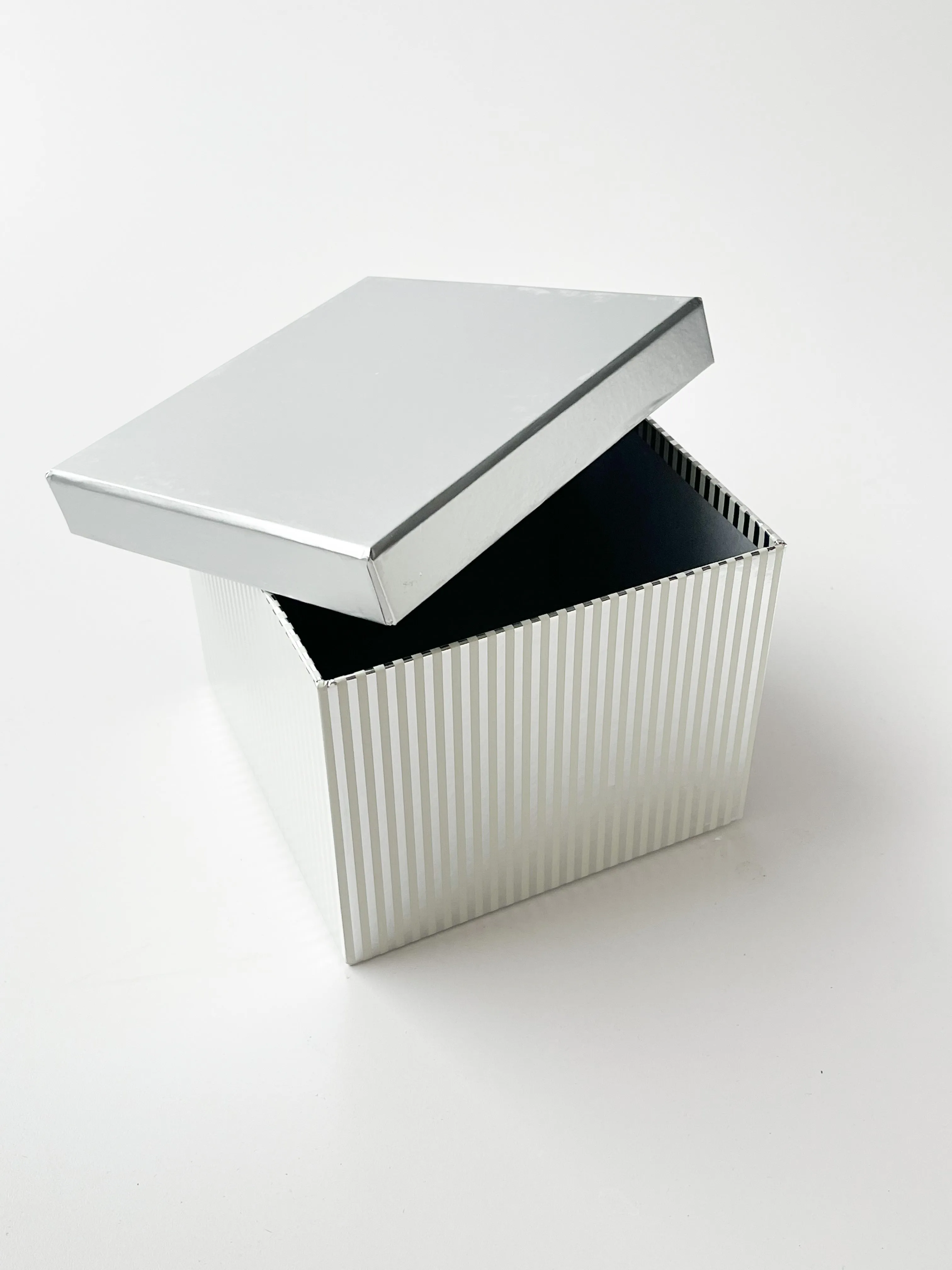 Square Flower Box With Vertical Lines