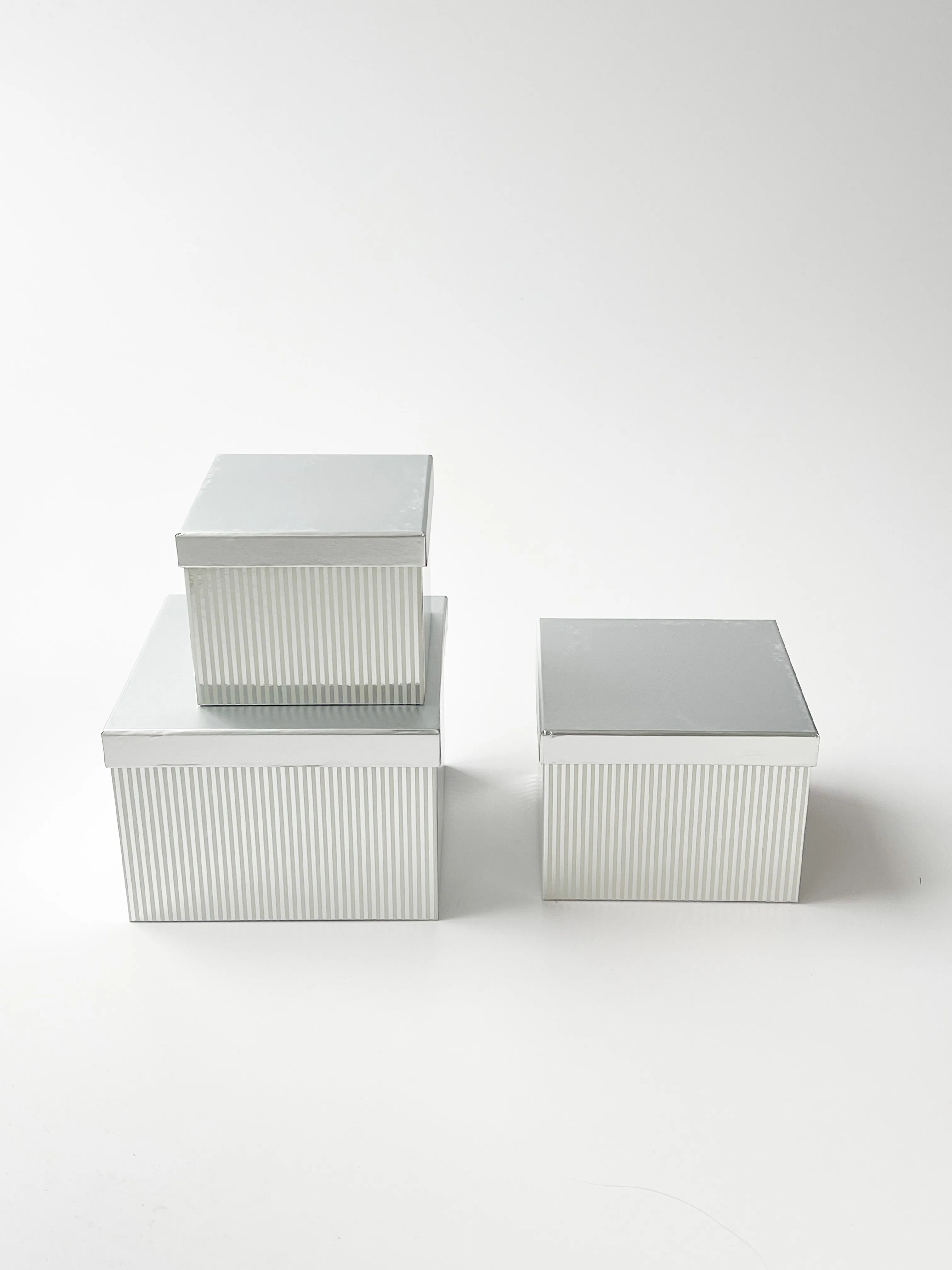Square Flower Box With Vertical Lines